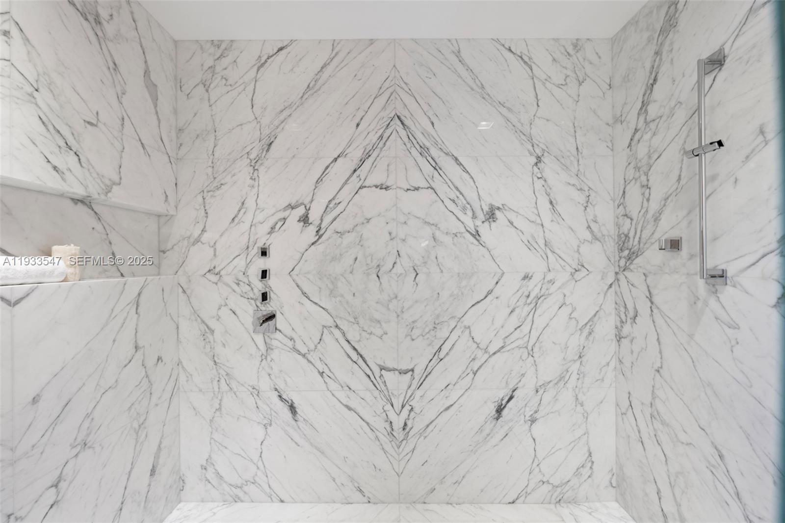 7061 Fisher Is Dr #7061 Miami Beach, FL 33109