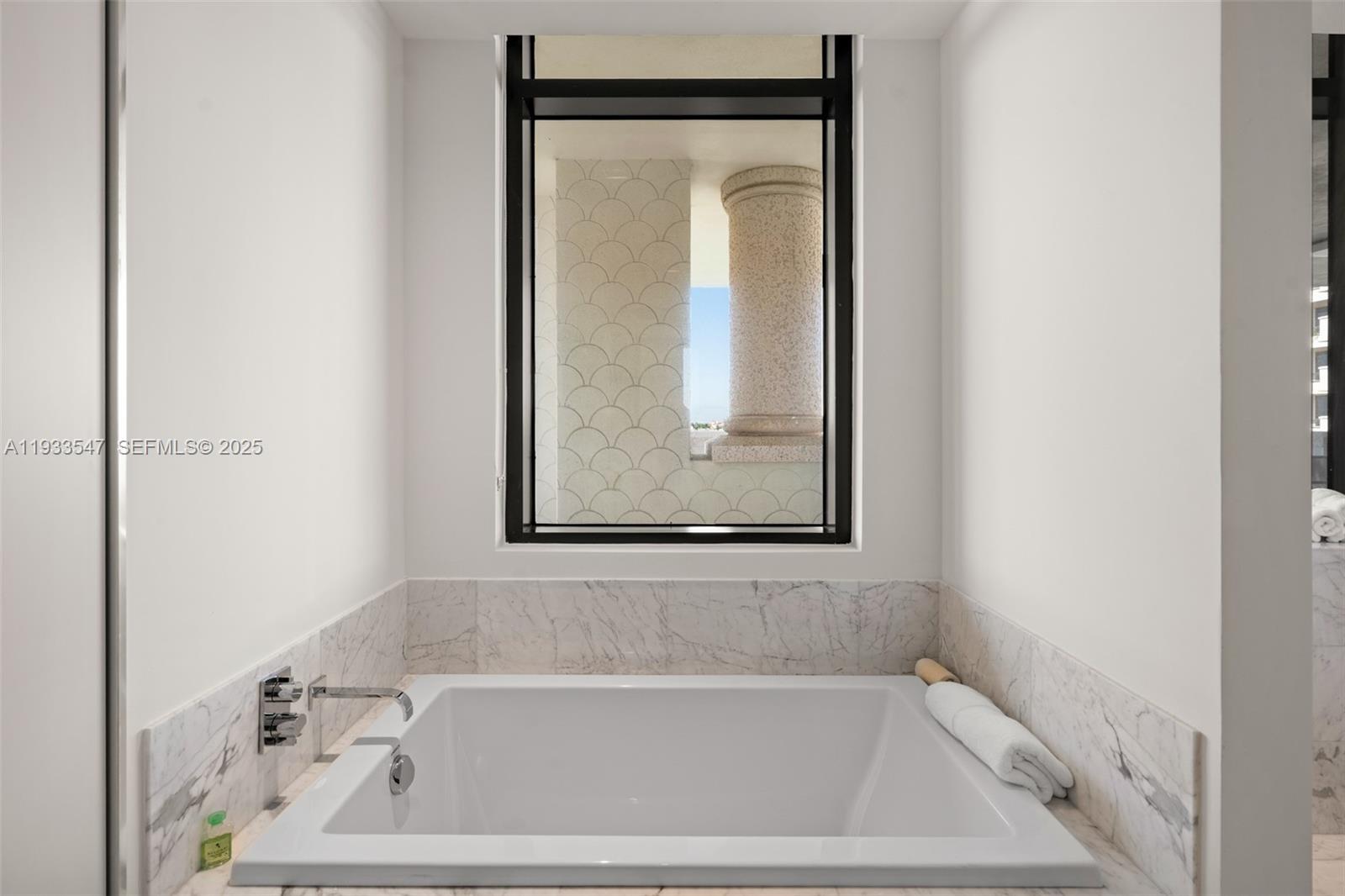 7061 Fisher Is Dr #7061 Miami Beach, FL 33109