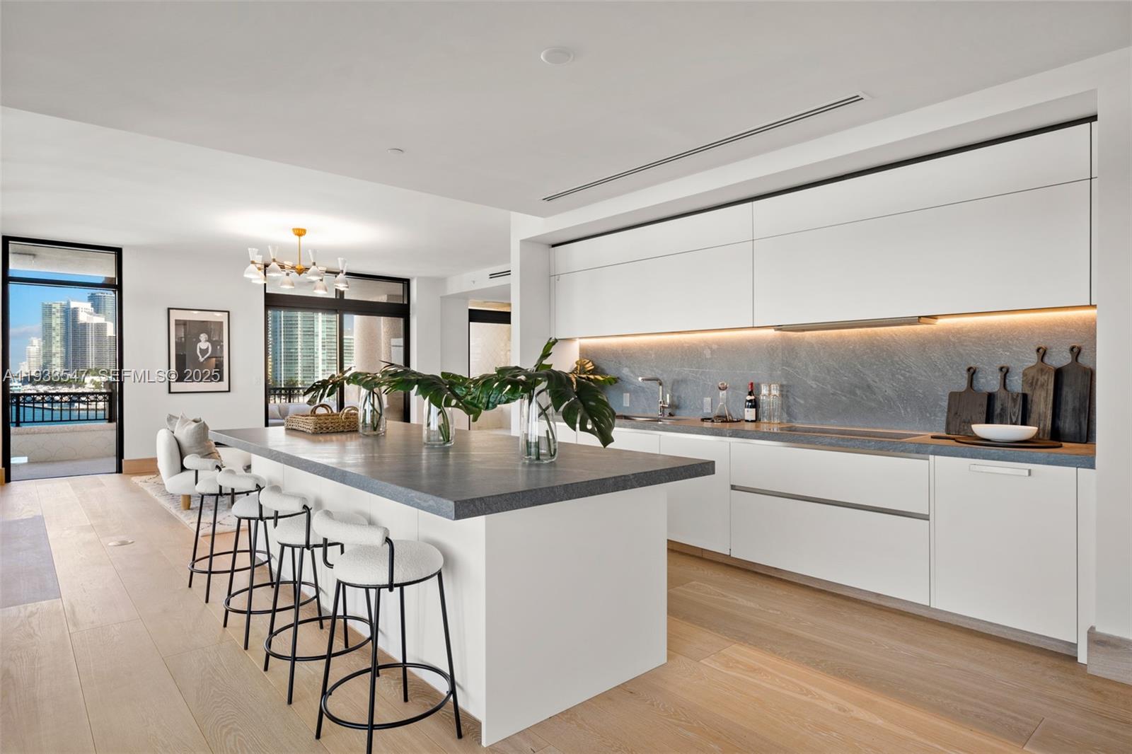 7061 Fisher Is Dr #7061 Miami Beach, FL 33109