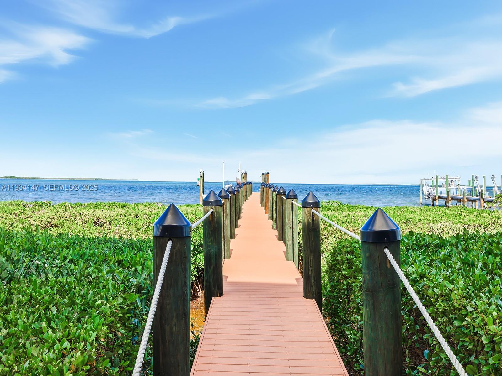 112 N Bounty Ln Key Largo, FL 33037