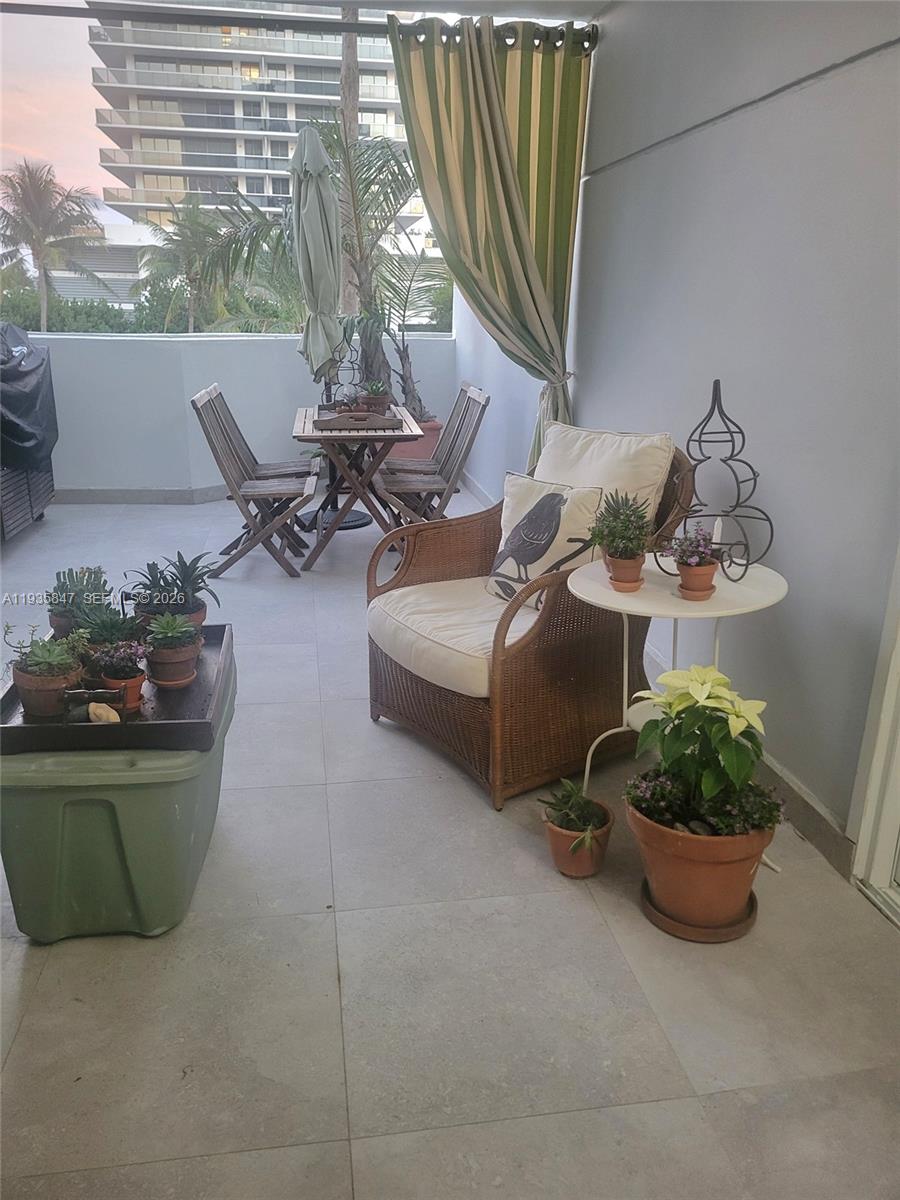 5880 Collins Ave #302 Miami Beach, FL 33140