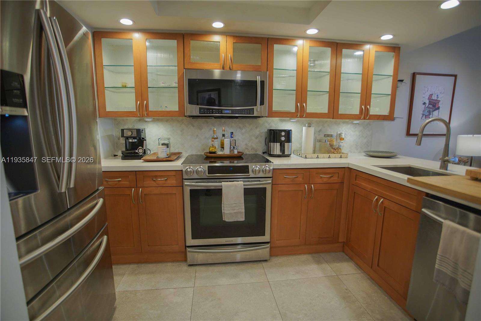 5880 Collins Ave #302 Miami Beach, FL 33140