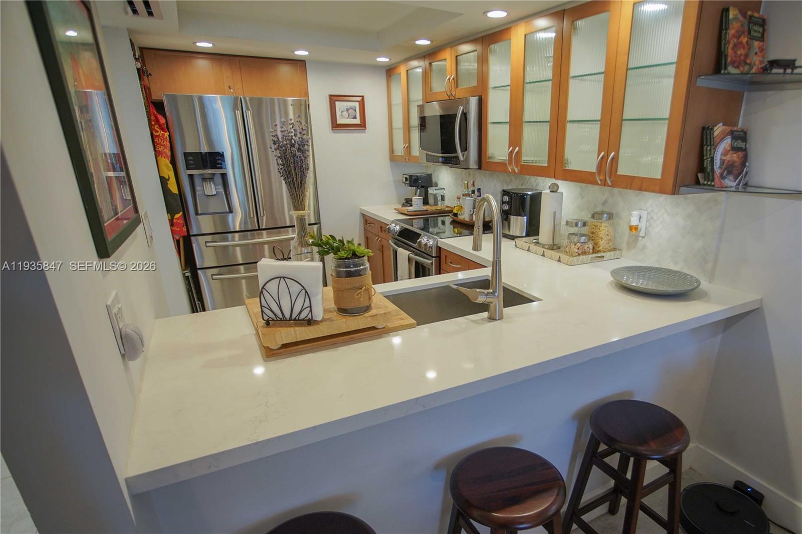 5880 Collins Ave #302 Miami Beach, FL 33140