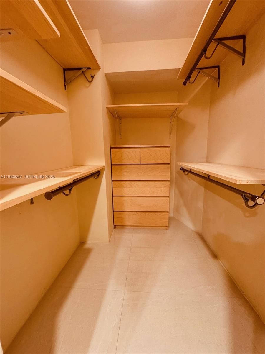 image Brickell Place II9