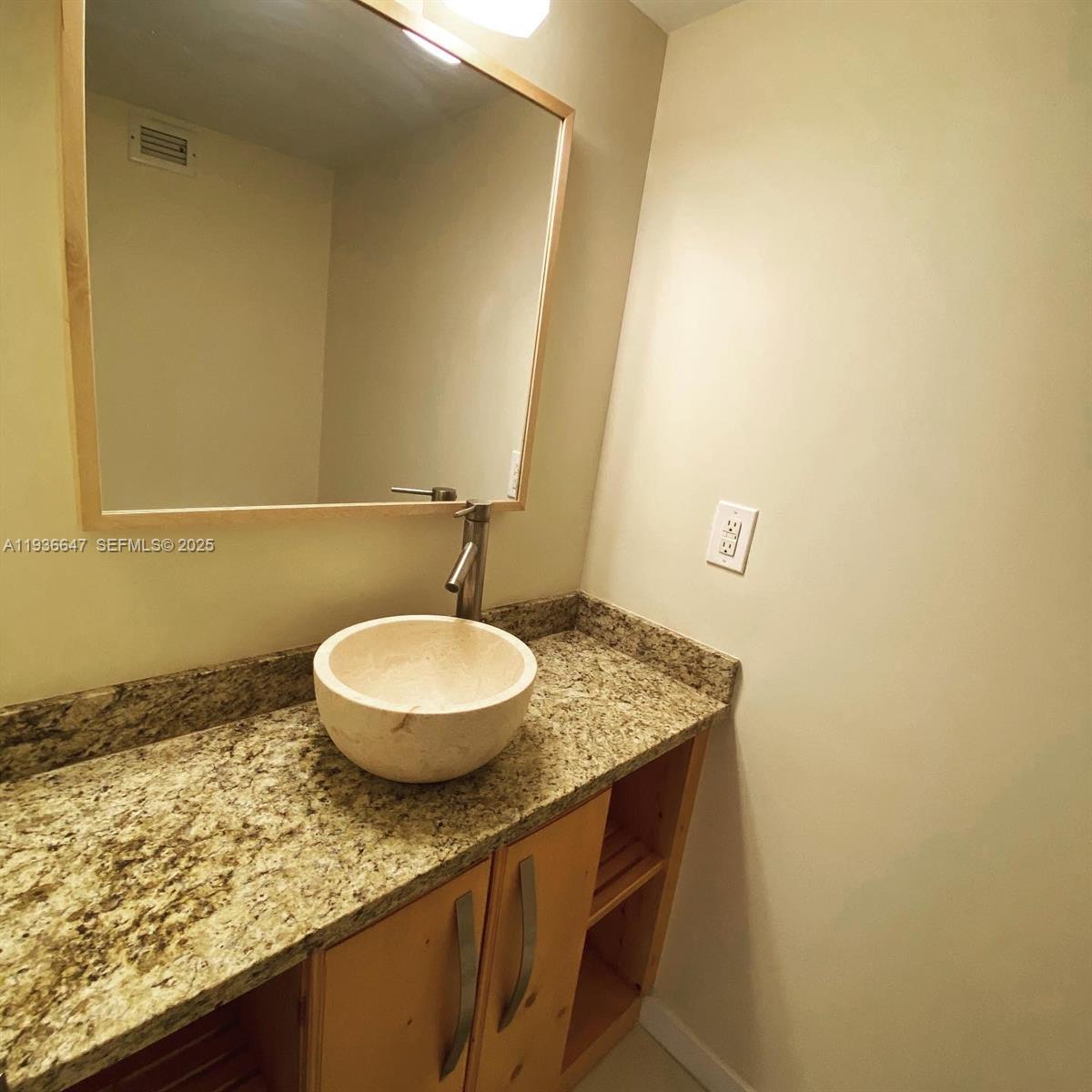 image Brickell Place II10