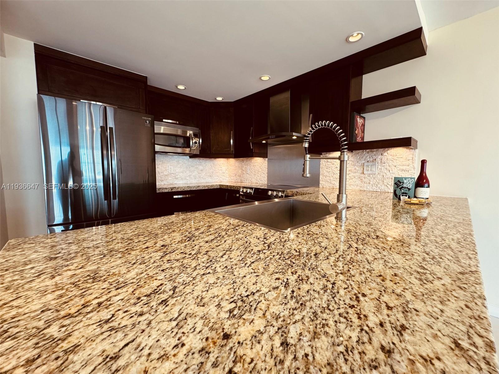 image Brickell Place II4