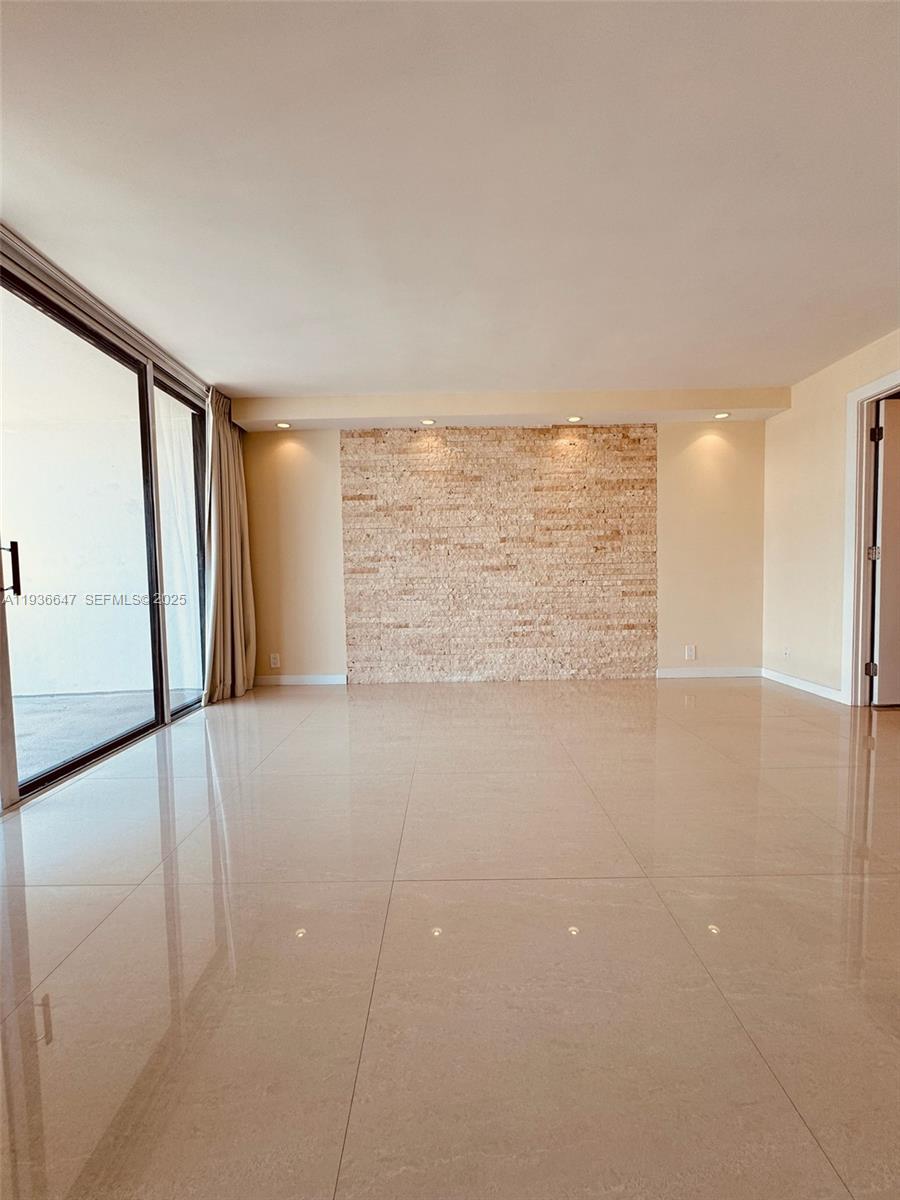 image Brickell Place II5