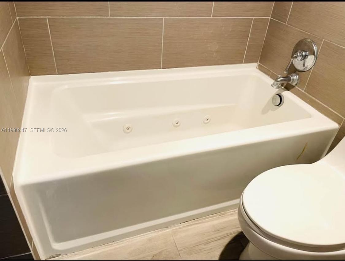 3660 NE 166th St #607 North Miami Beach, FL 33160