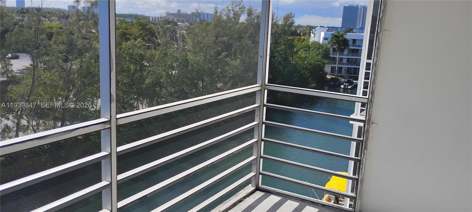 3660 NE 166th St #607 North Miami Beach, FL 33160