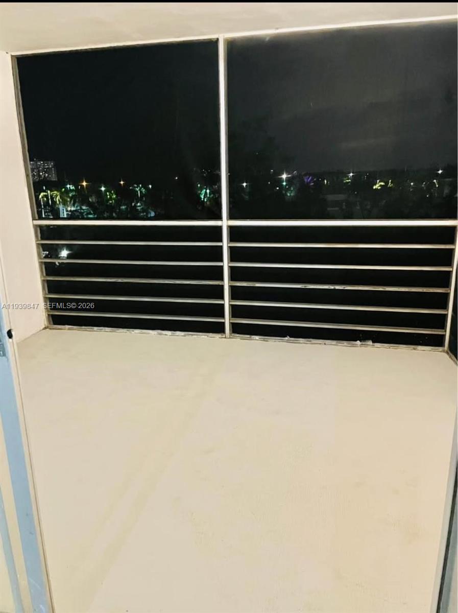 3660 NE 166th St #607 North Miami Beach, FL 33160