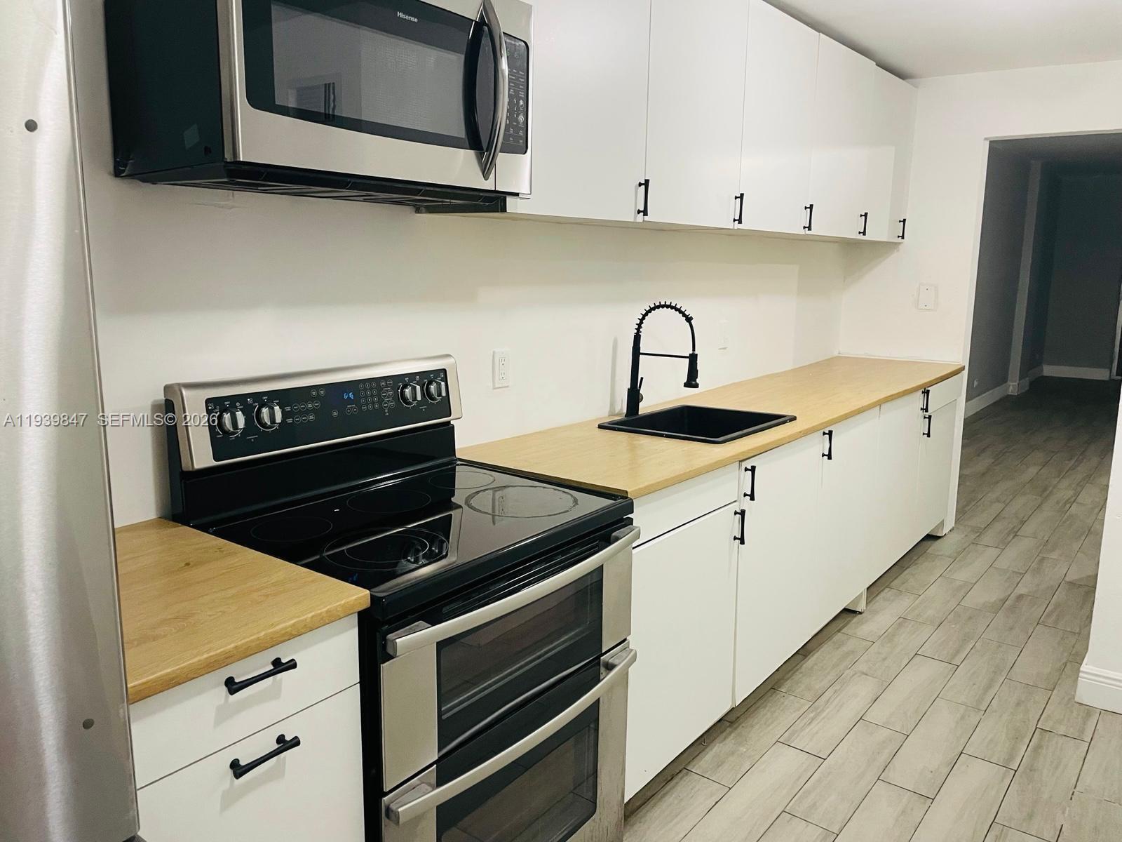 3660 NE 166th St #607 North Miami Beach, FL 33160