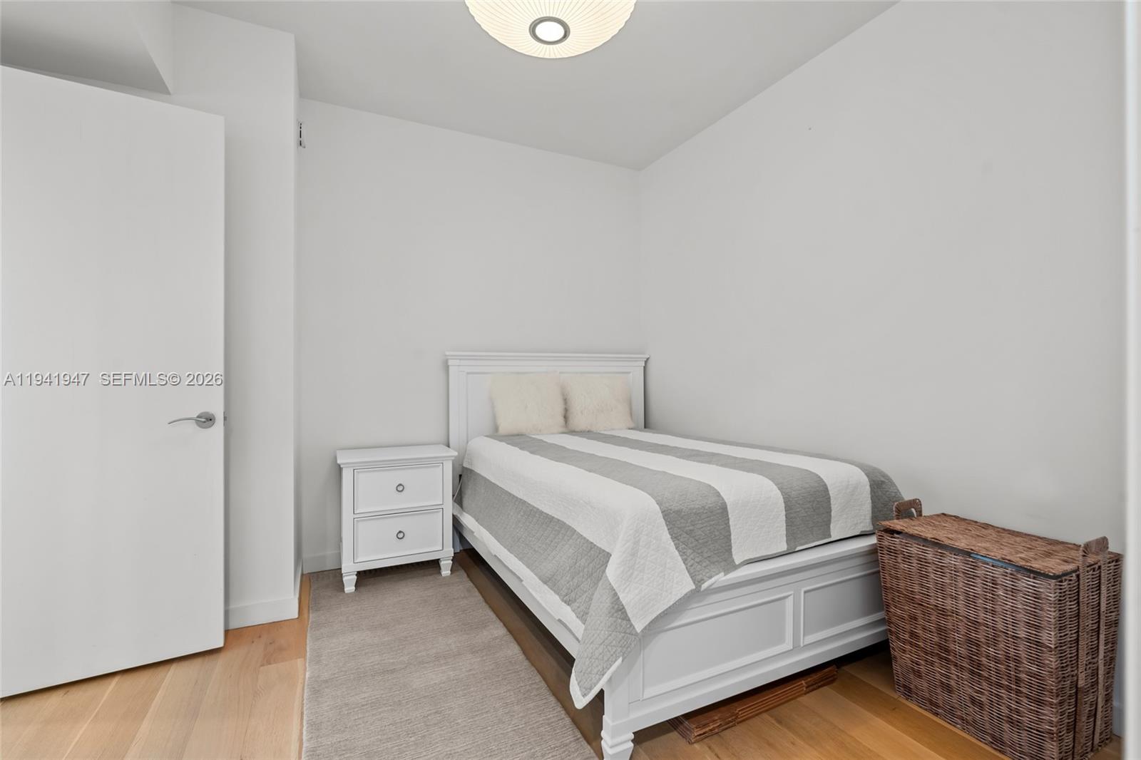 image Jade Beach Condo22