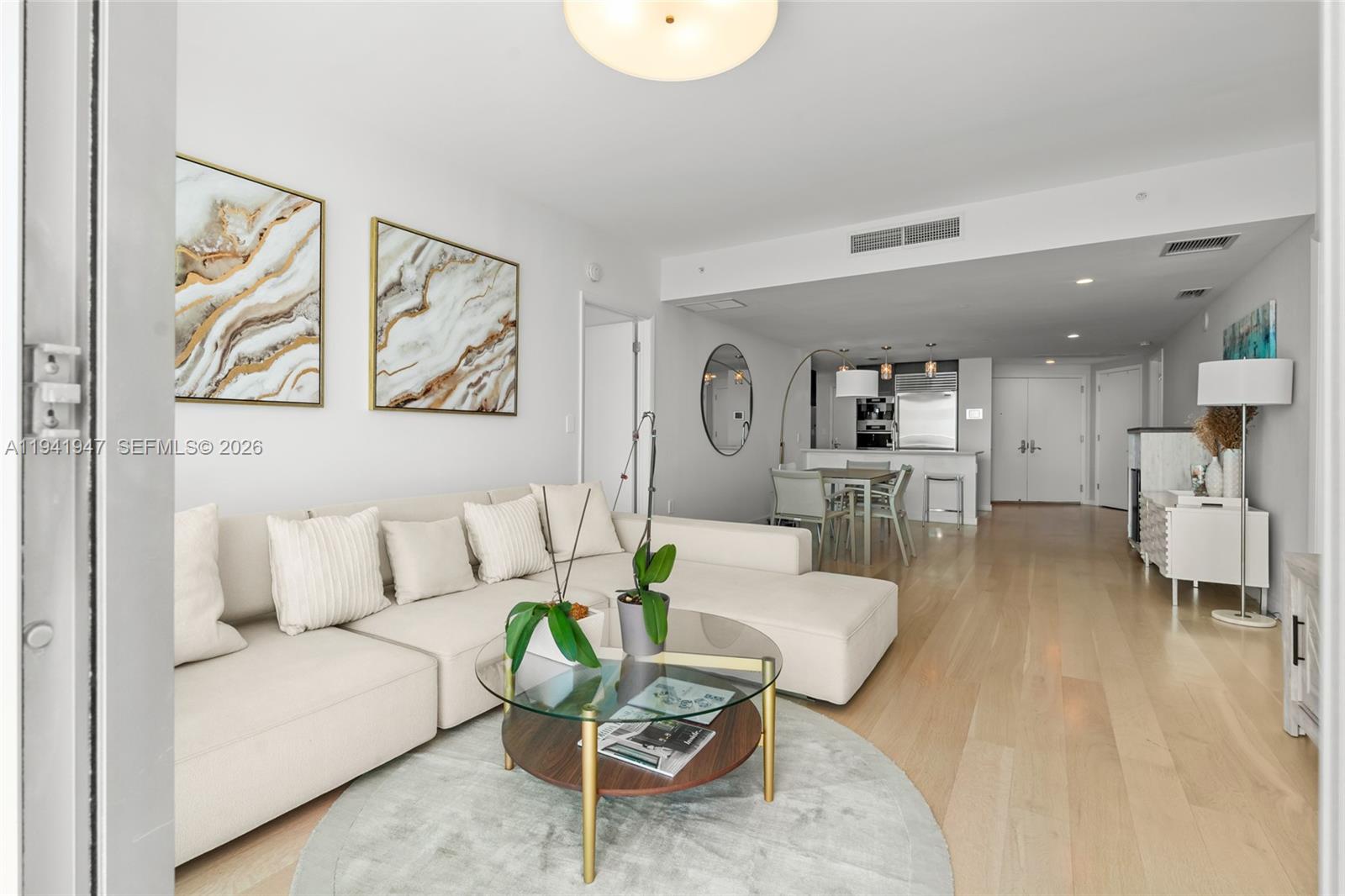 image Jade Beach Condo2