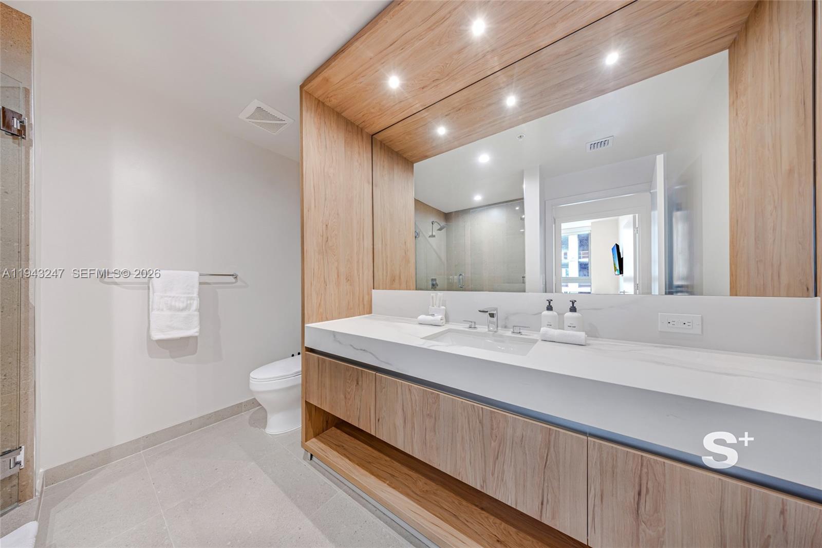 image The Crosby Miami Worldcenter3