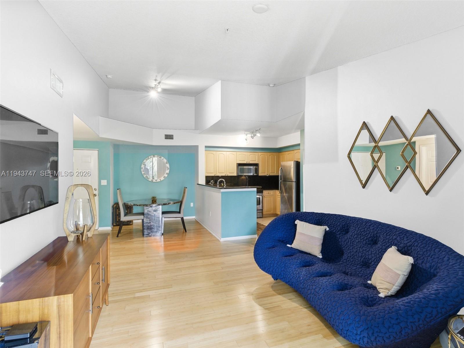 6861 SW 44th St #304