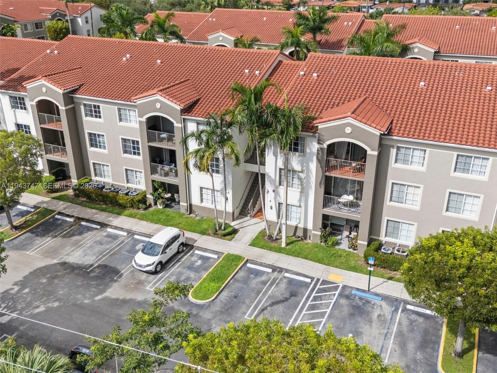 6861 SW 44th St #304 Miami, FL 33155