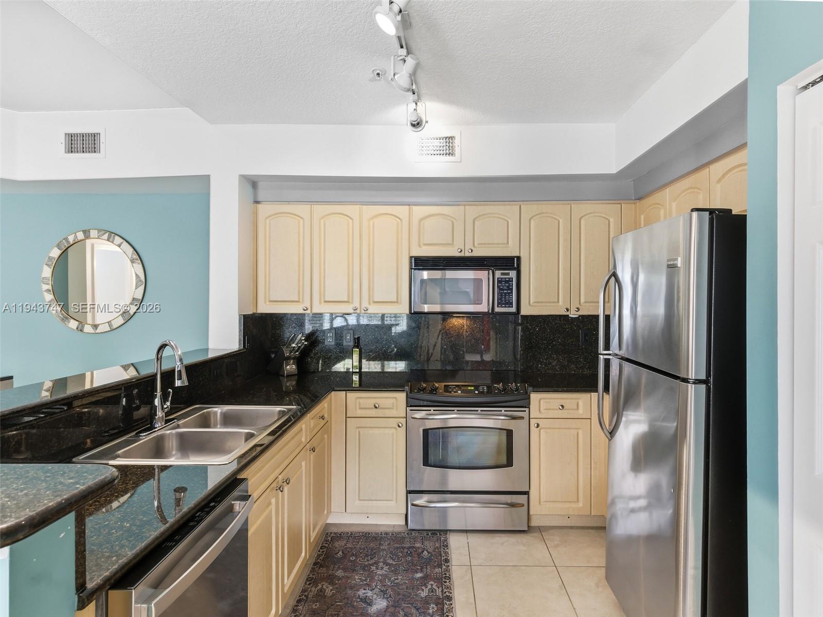 6861 SW 44th St #304 Miami, FL 33155