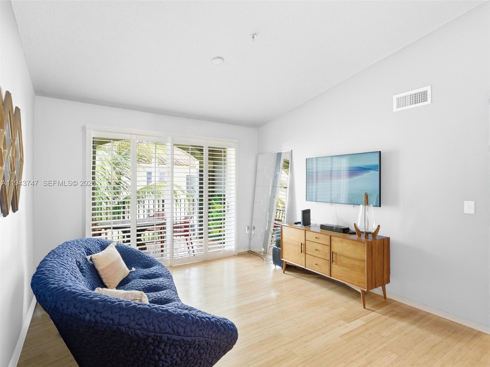 6861 SW 44th St #304 Miami, FL 33155