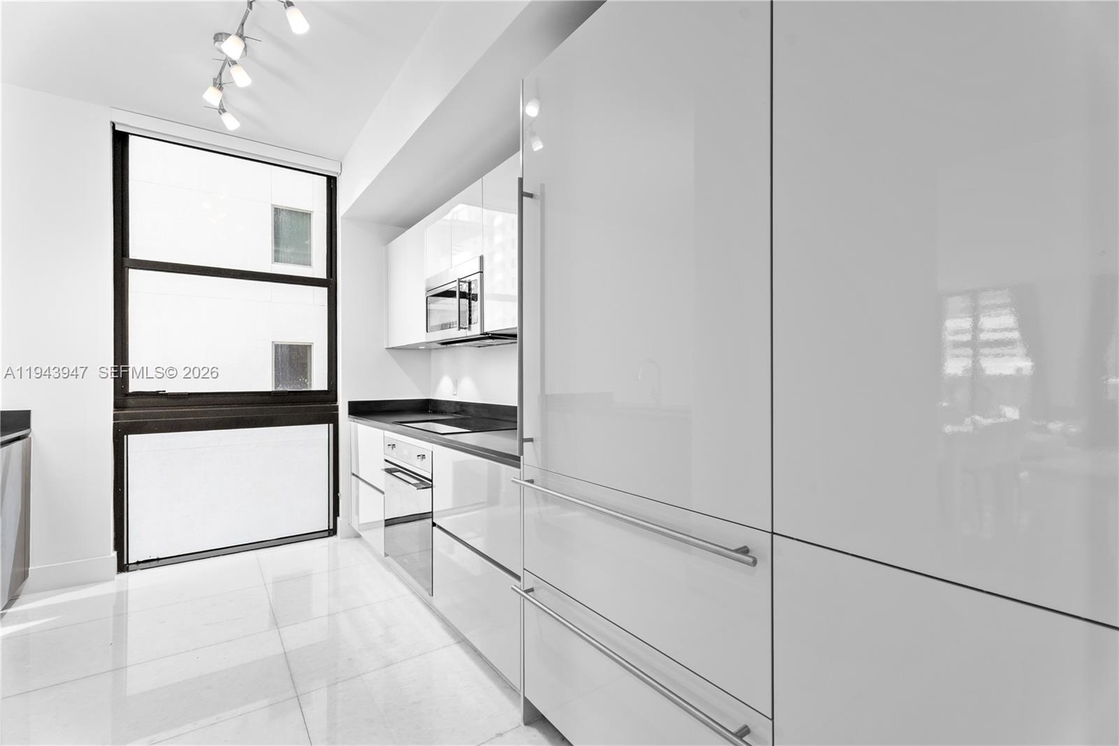 image 1010 Brickell Condo11