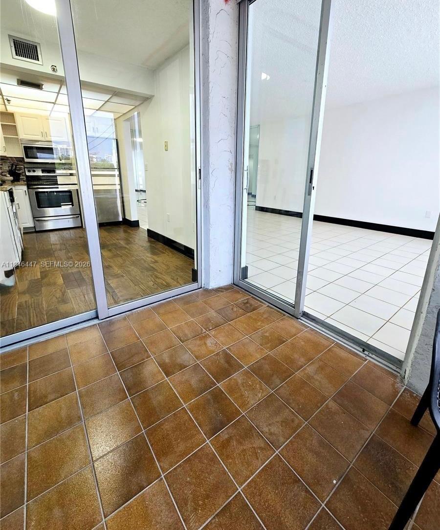 17890 W Dixie #302 Miami, FL 33160