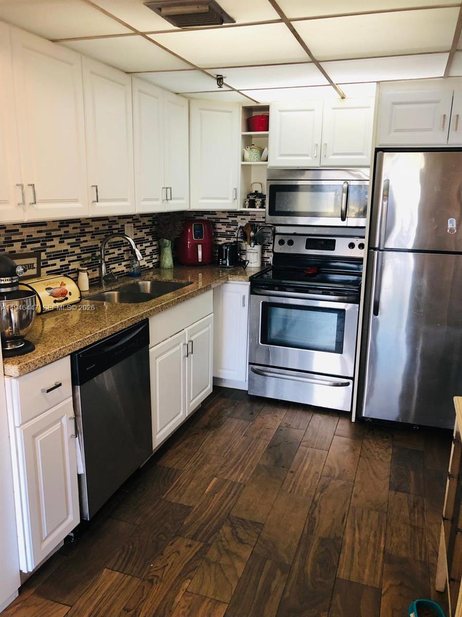 17890 W Dixie #302 Miami, FL 33160