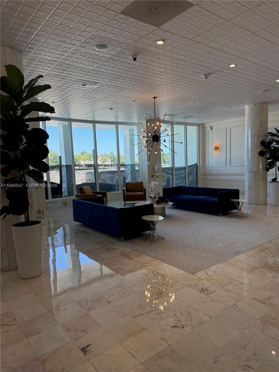 5750 Collins Ave #11D Miami Beach, FL 33140