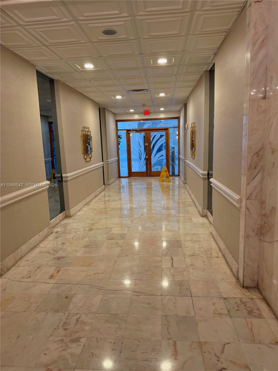 5750 Collins Ave #11D Miami Beach, FL 33140