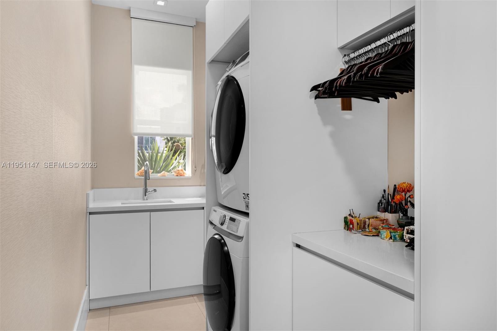 229 Golden Bch Dr Golden Beach, FL 33160