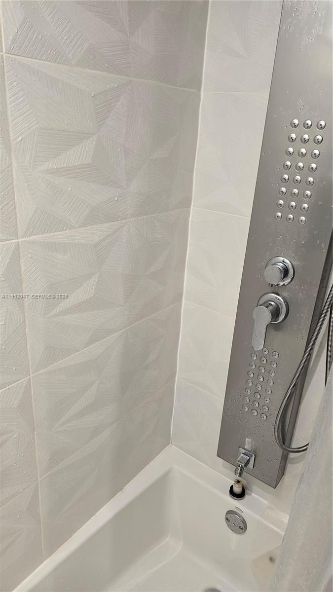 2500 Parkview Dr #2312 Hallandale Beach, FL 33009