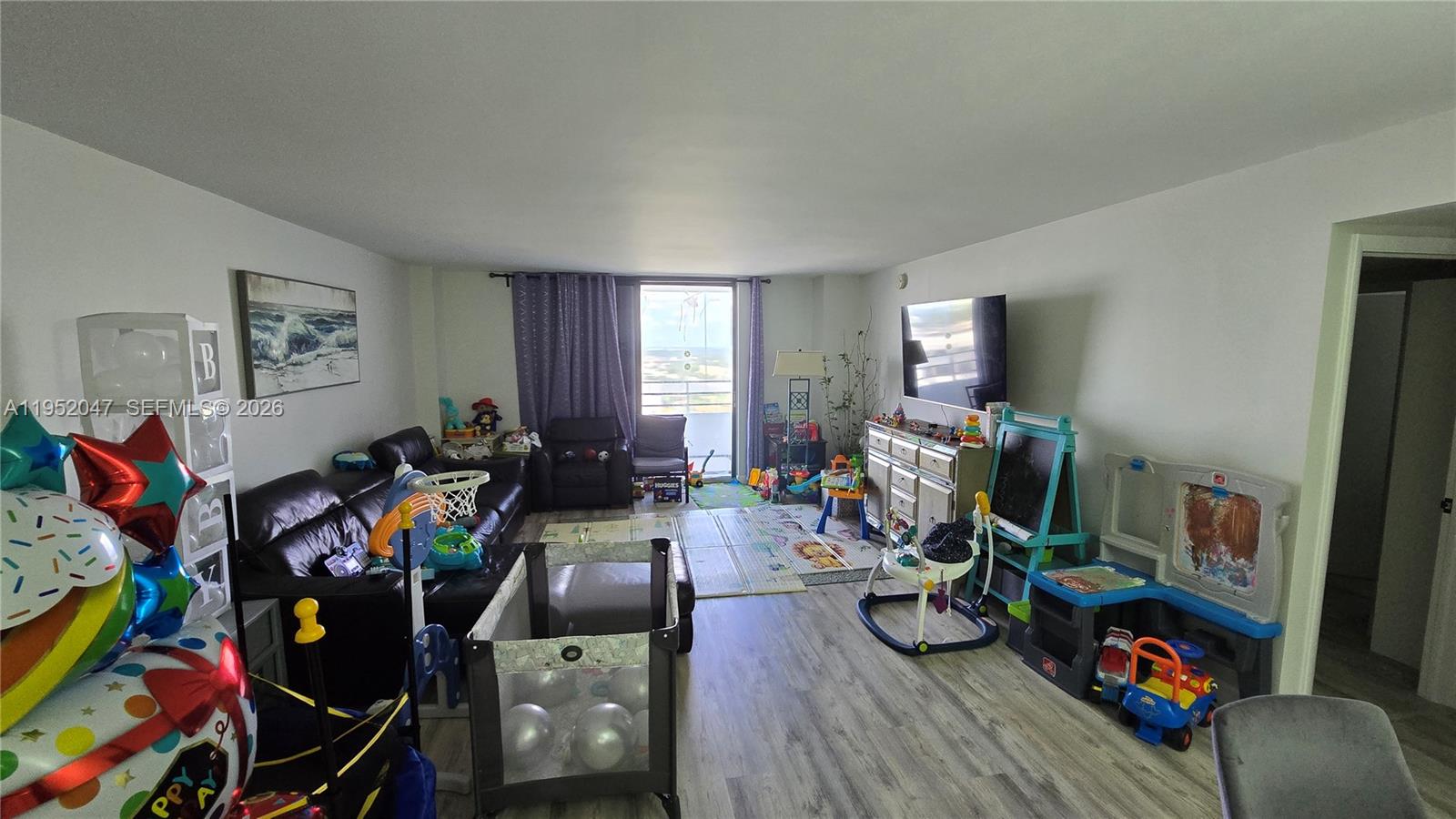 2500 Parkview Dr #2312 Hallandale Beach, FL 33009