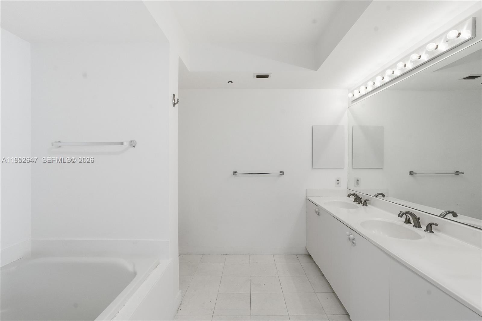 20185 E Country Clb Dr #502 Aventura, FL 33180