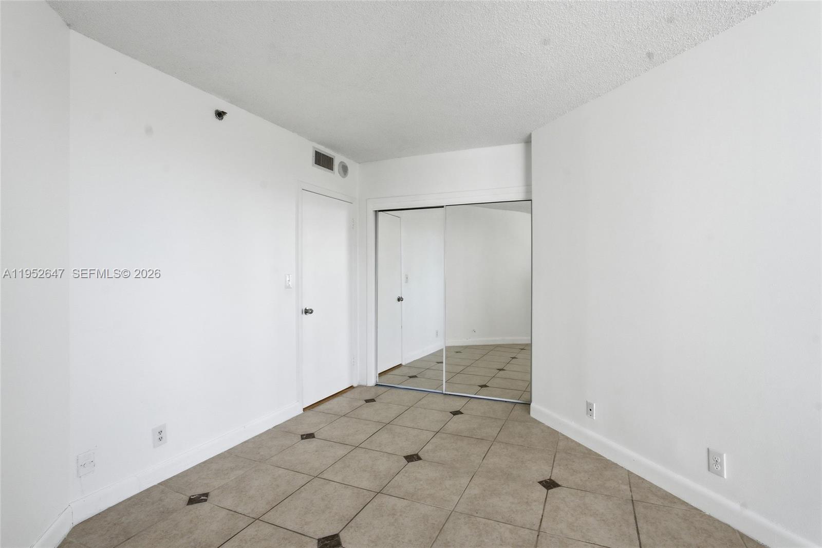 20185 E Country Clb Dr #502 Aventura, FL 33180