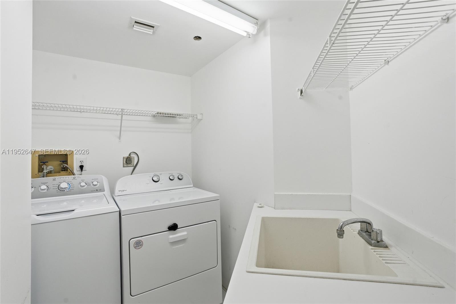 20185 E Country Clb Dr #502 Aventura, FL 33180