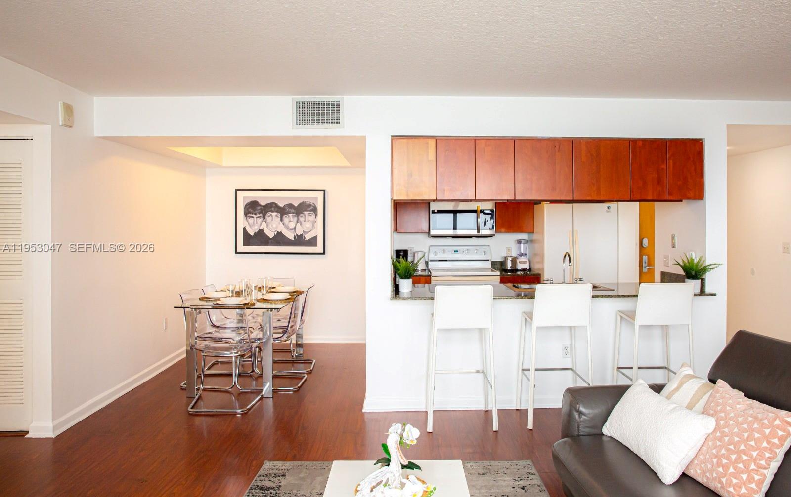 image The Club at Brickell Bay4