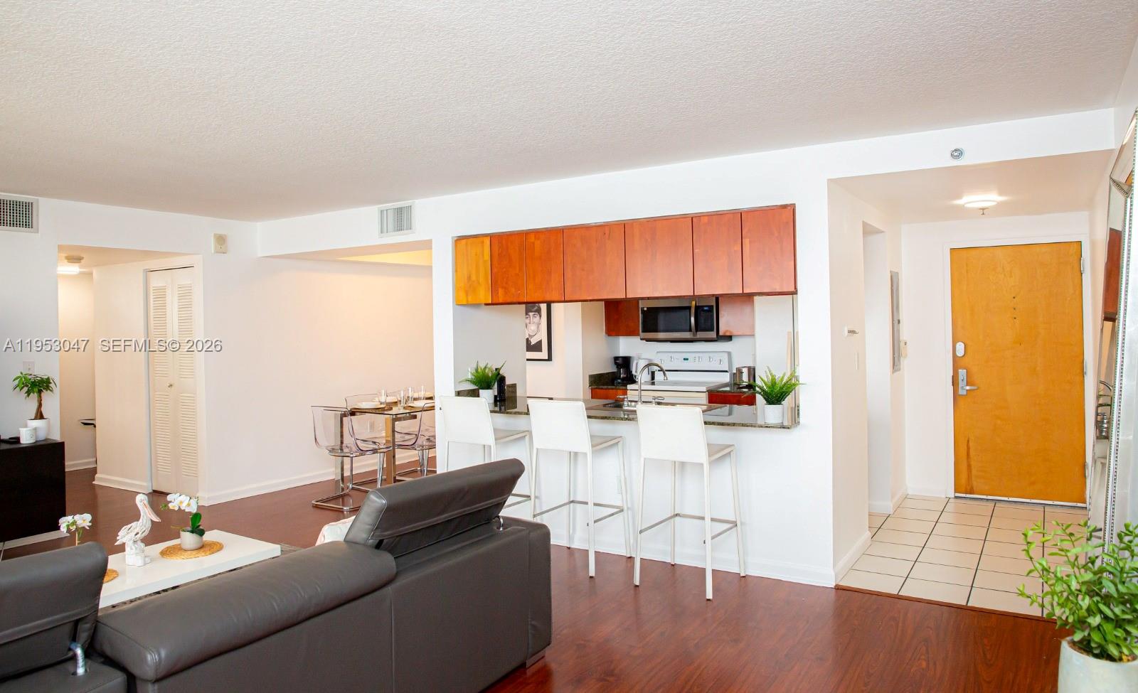 image The Club at Brickell Bay6