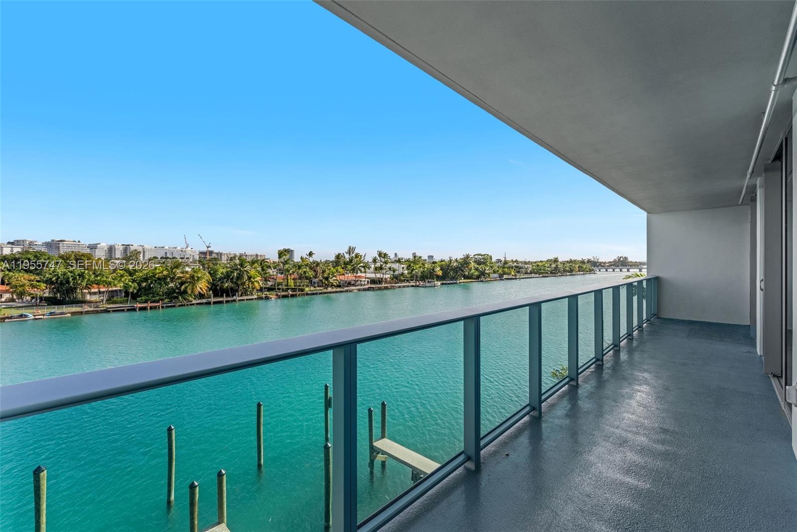 9221 E Bay Hbr Dr #403 Bay Harbor Islands, FL 33154