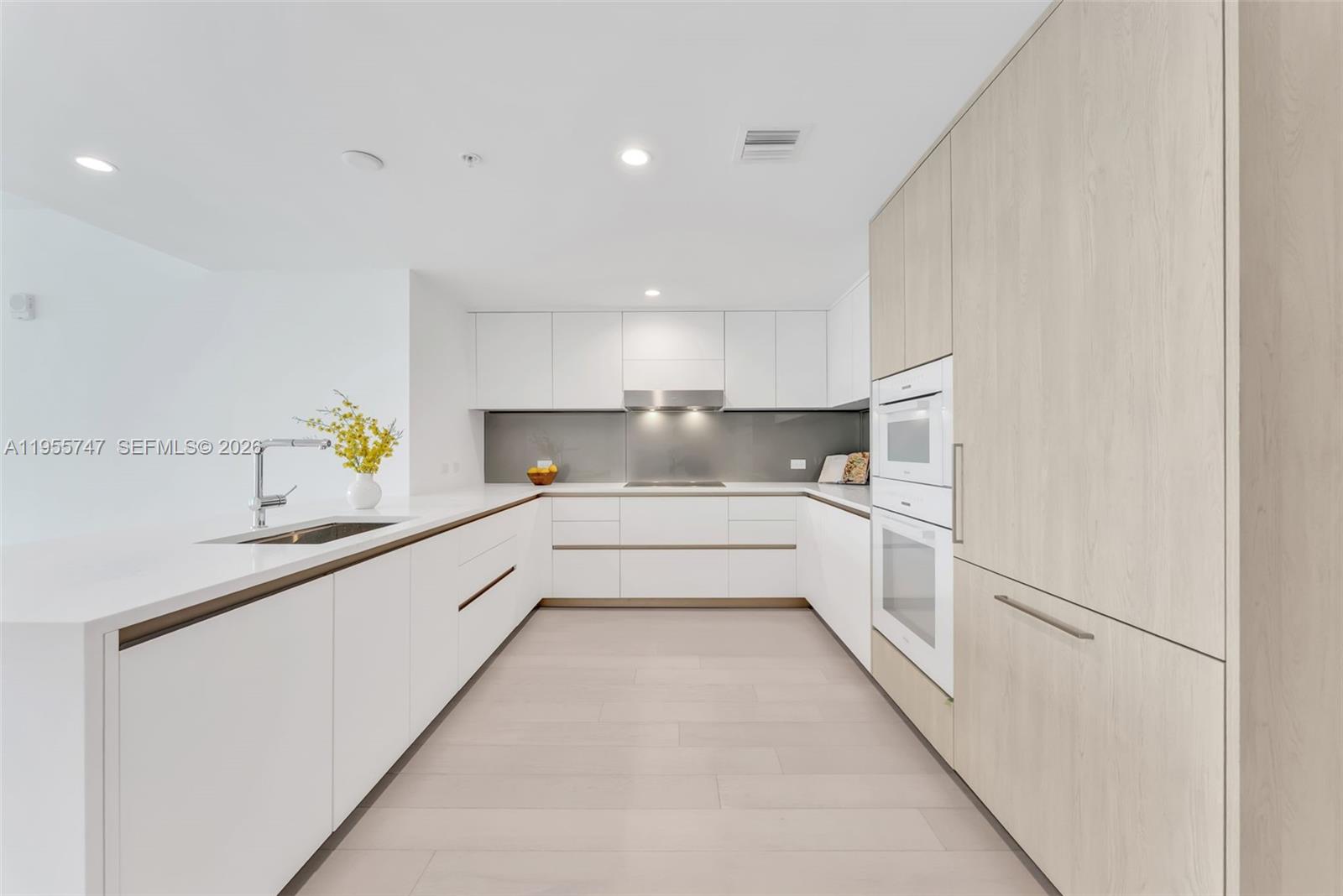 9221 E Bay Hbr Dr #403 Bay Harbor Islands, FL 33154