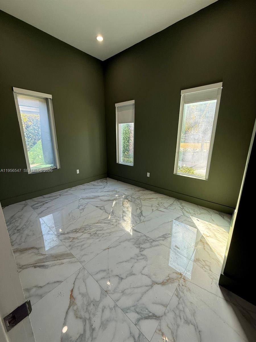 9839 SW 213th St Cutler Bay, FL 33189