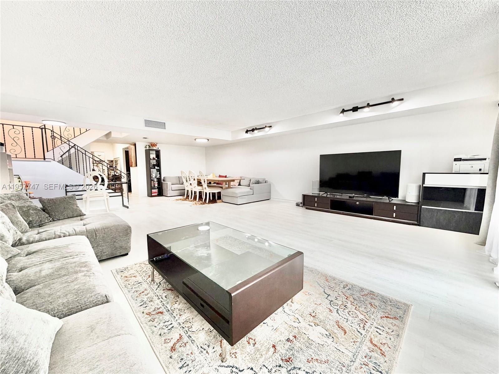 2203 NE 7th St #14 Hallandale Beach, FL 33009