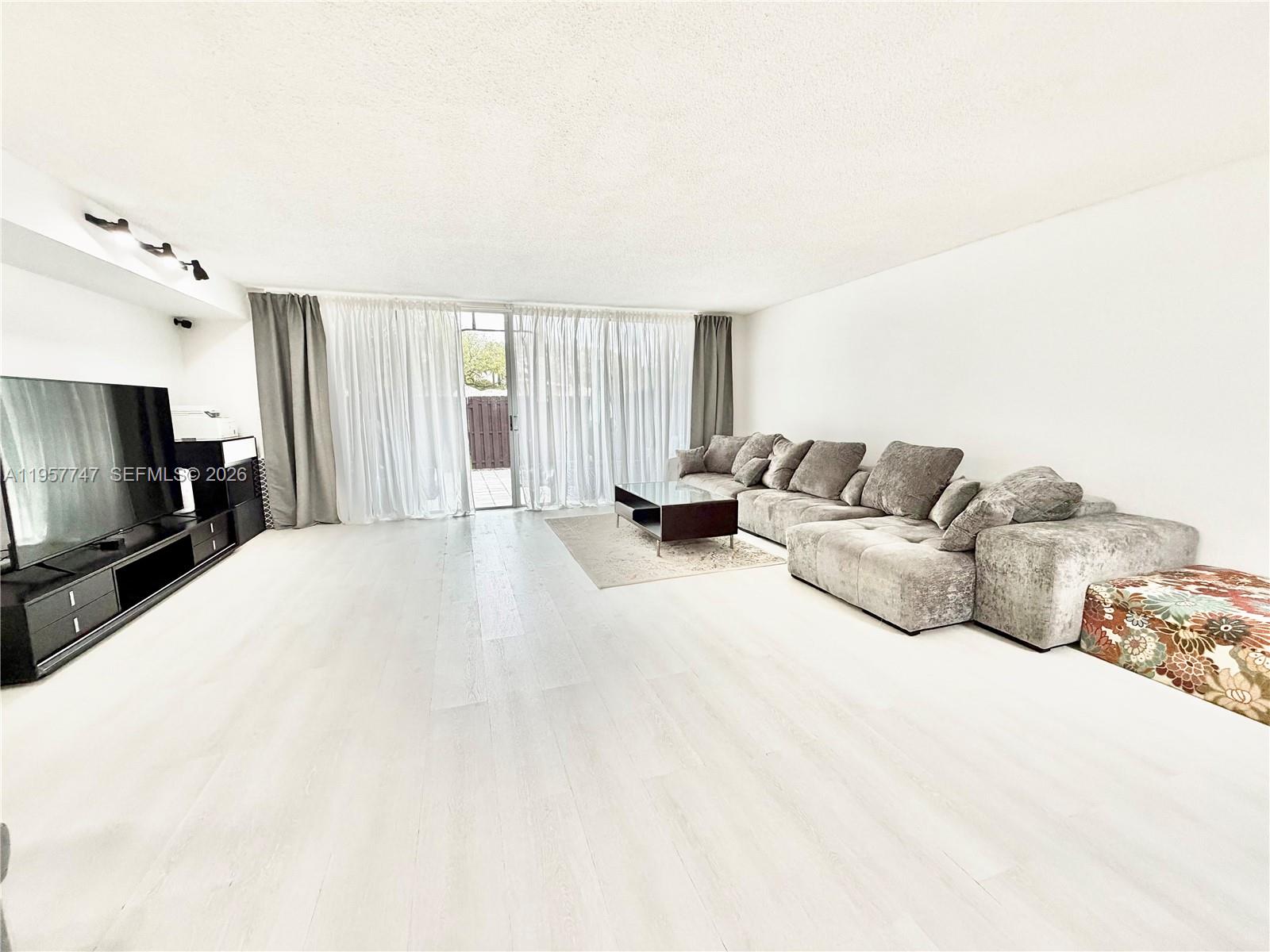 2203 NE 7th St #14 Hallandale Beach, FL 33009