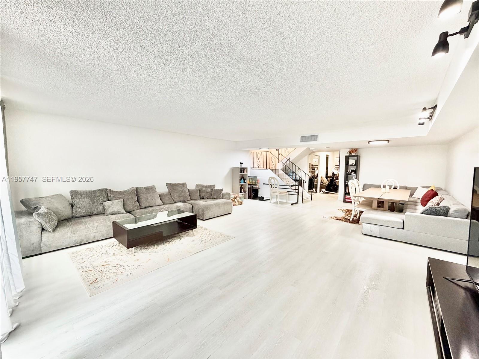 2203 NE 7th St #14 Hallandale Beach, FL 33009