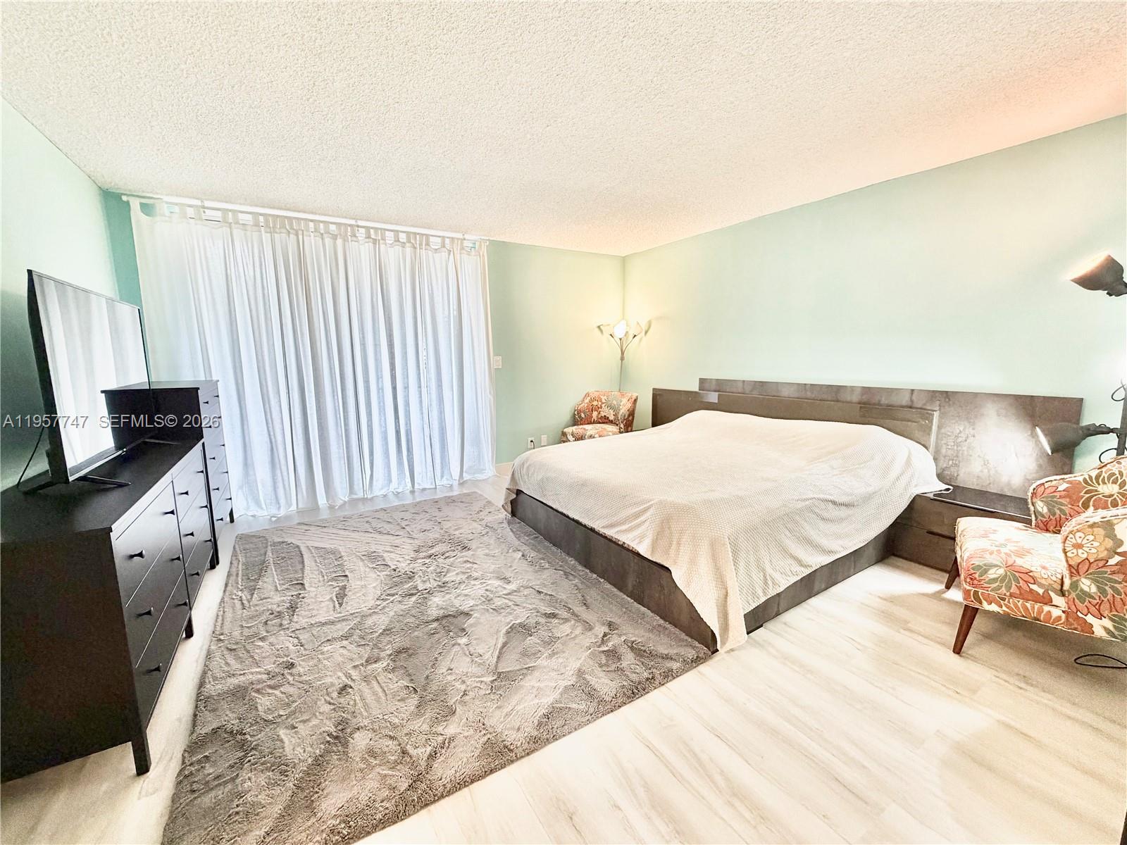 2203 NE 7th St #14 Hallandale Beach, FL 33009