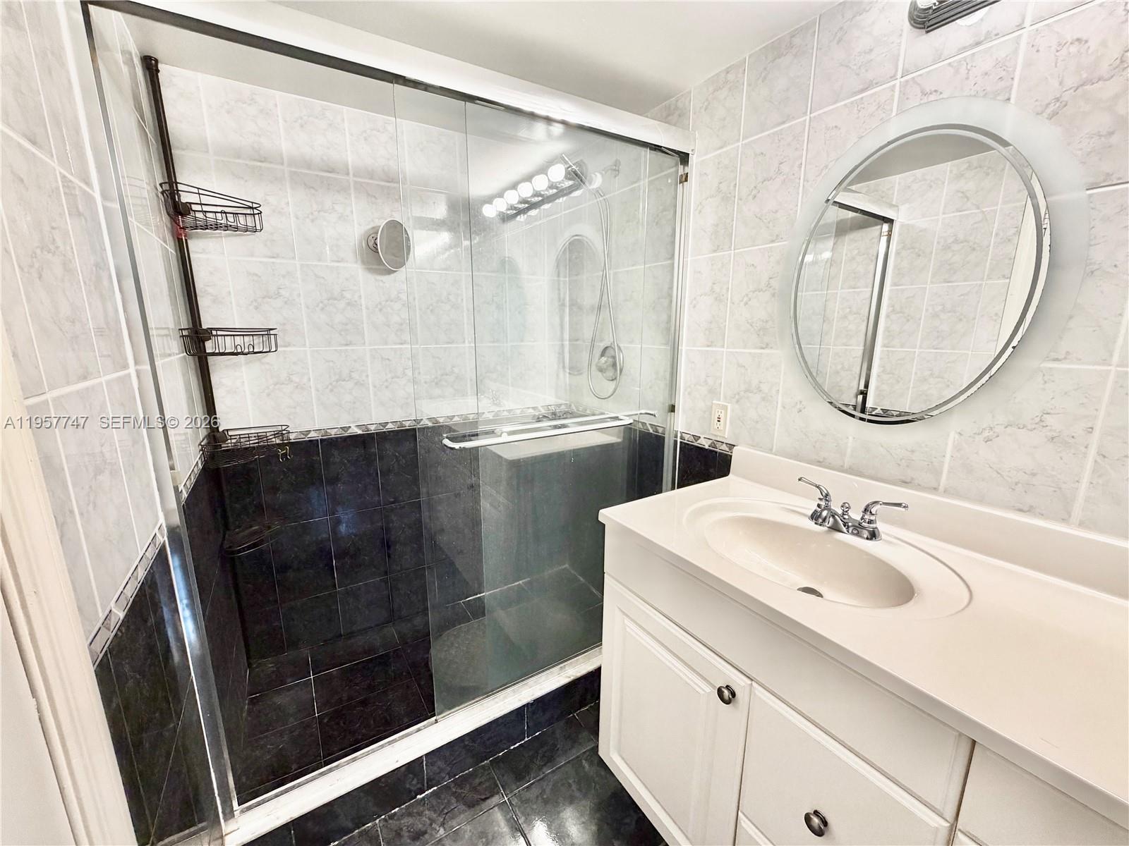 2203 NE 7th St #14 Hallandale Beach, FL 33009