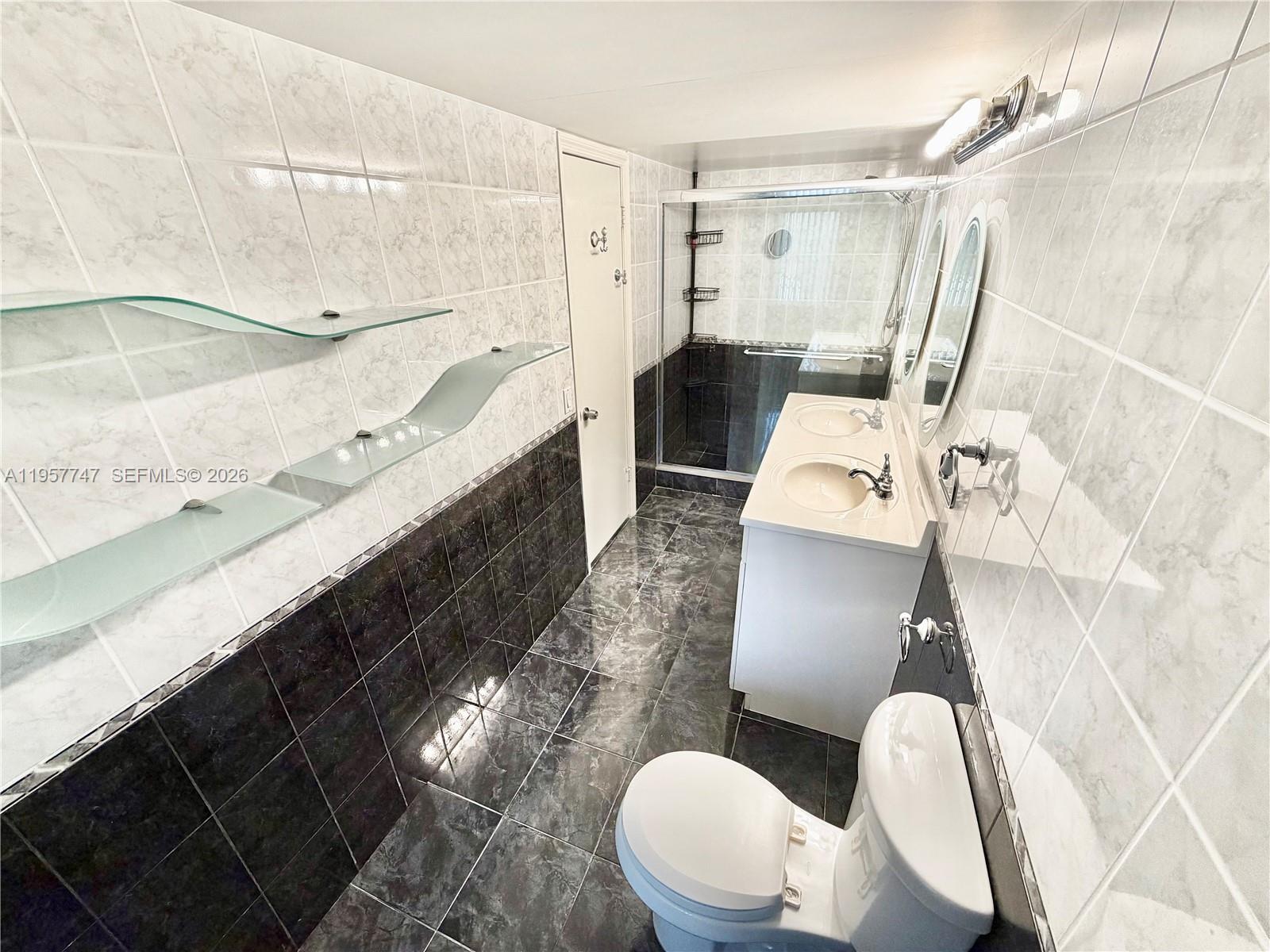 2203 NE 7th St #14 Hallandale Beach, FL 33009