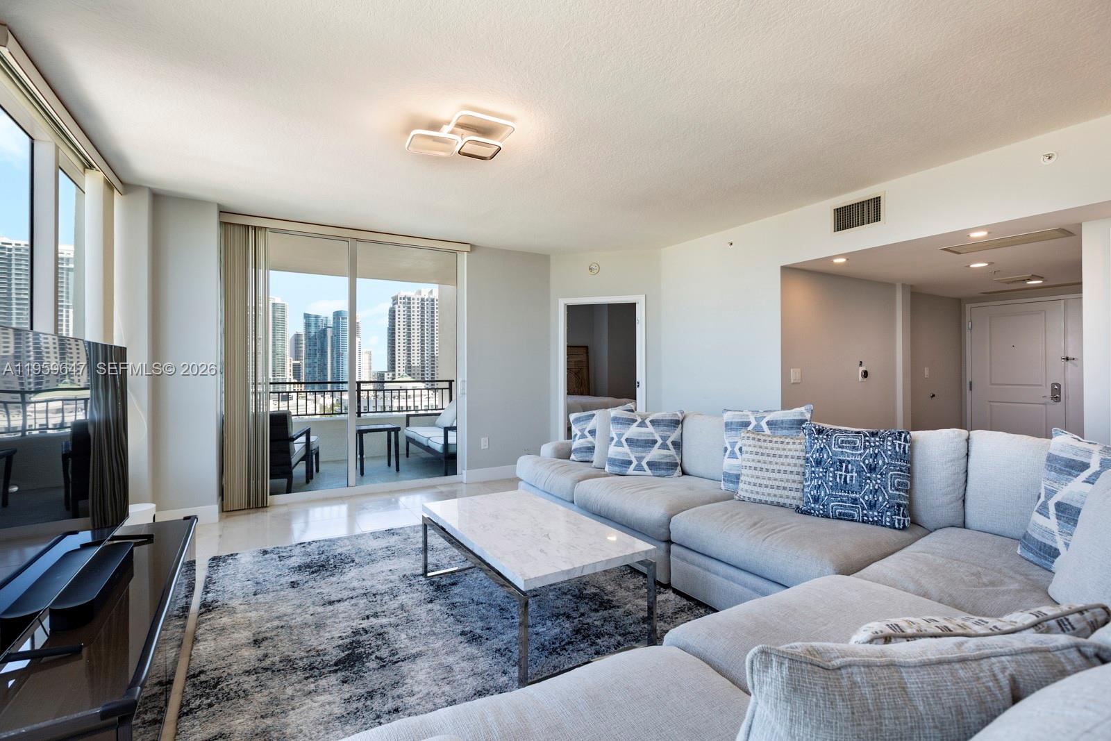 610 W Las Olas Blvd #2014N Fort Lauderdale, FL 33312