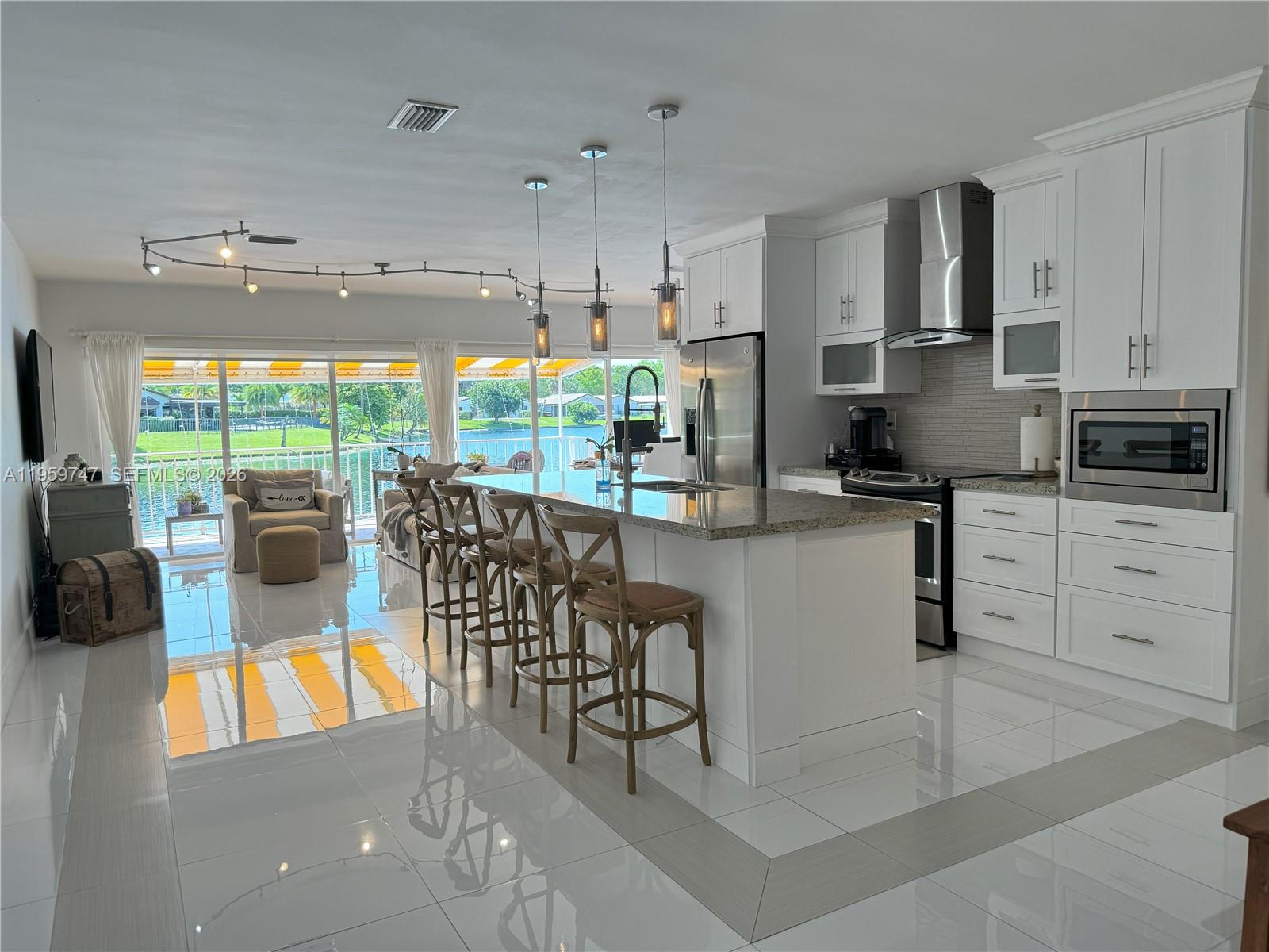 7002 Holly Rd Miami Lakes, FL 33014