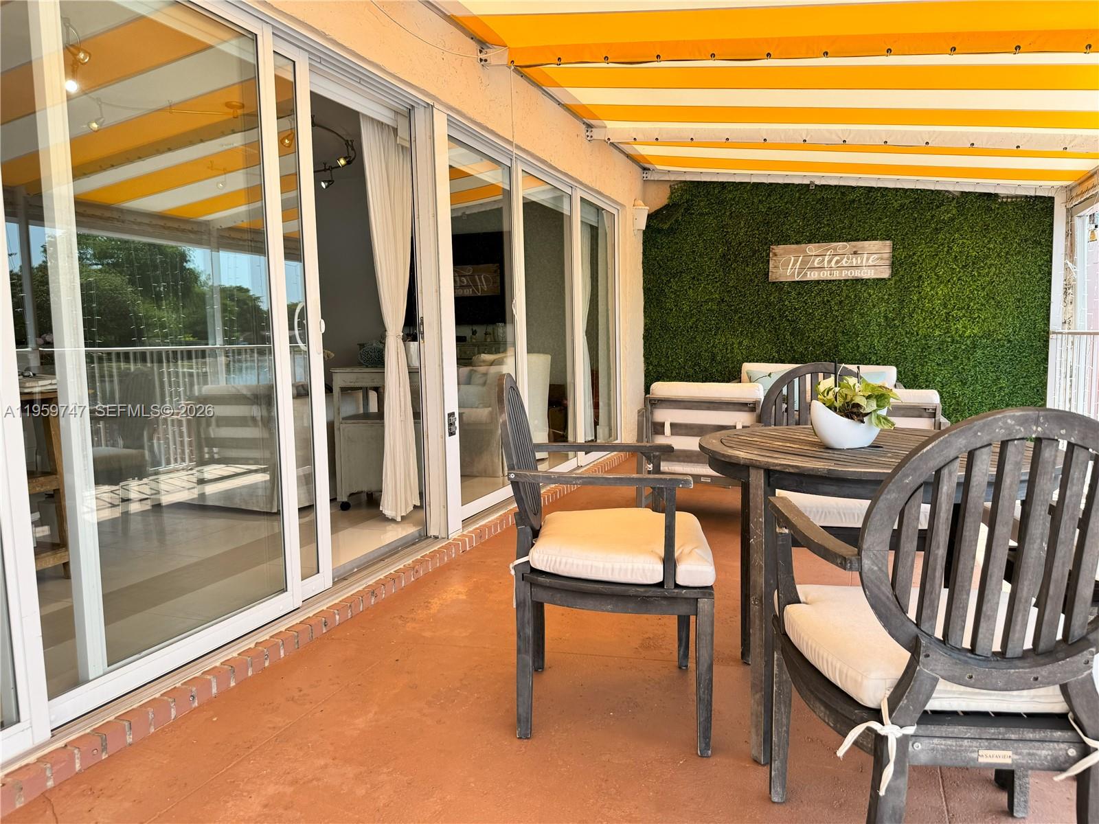 7002 Holly Rd Miami Lakes, FL 33014