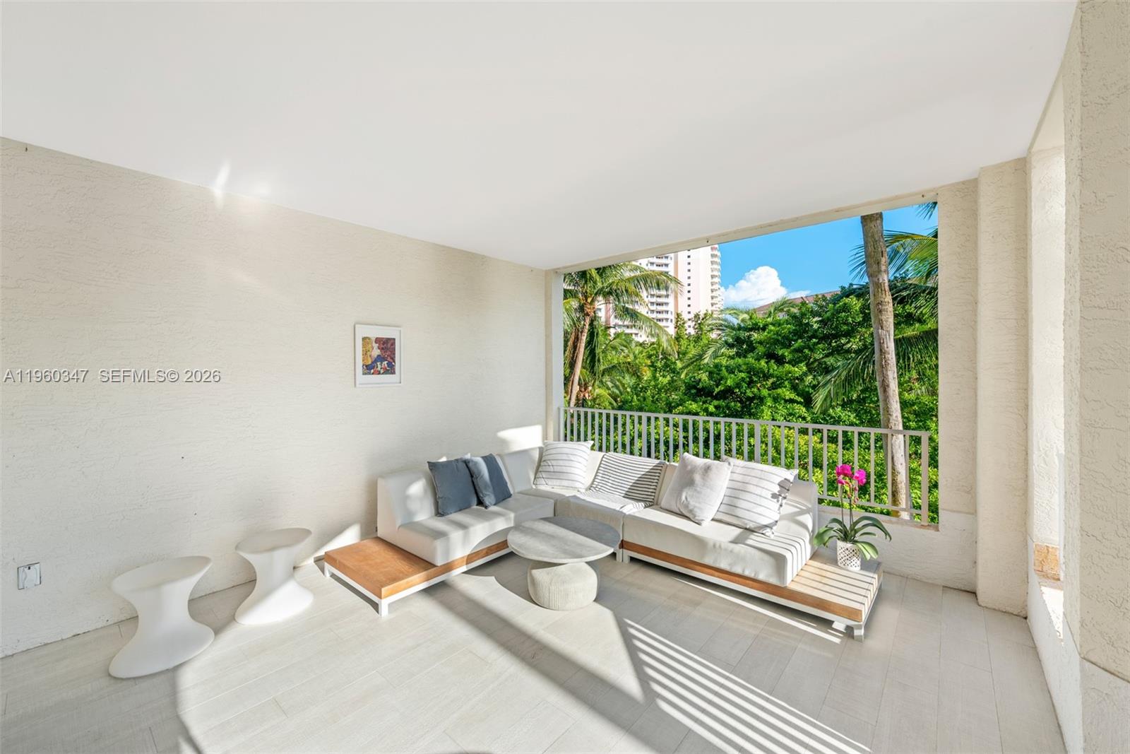 715 Crandon Blvd #305 Key Biscayne, FL 33149