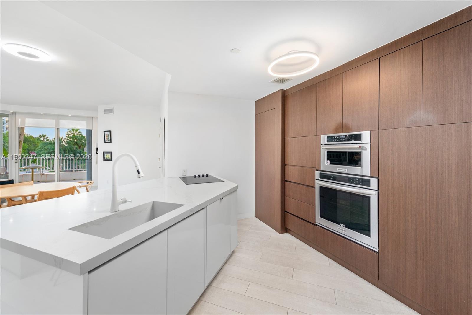 715 Crandon Blvd #305 Key Biscayne, FL 33149