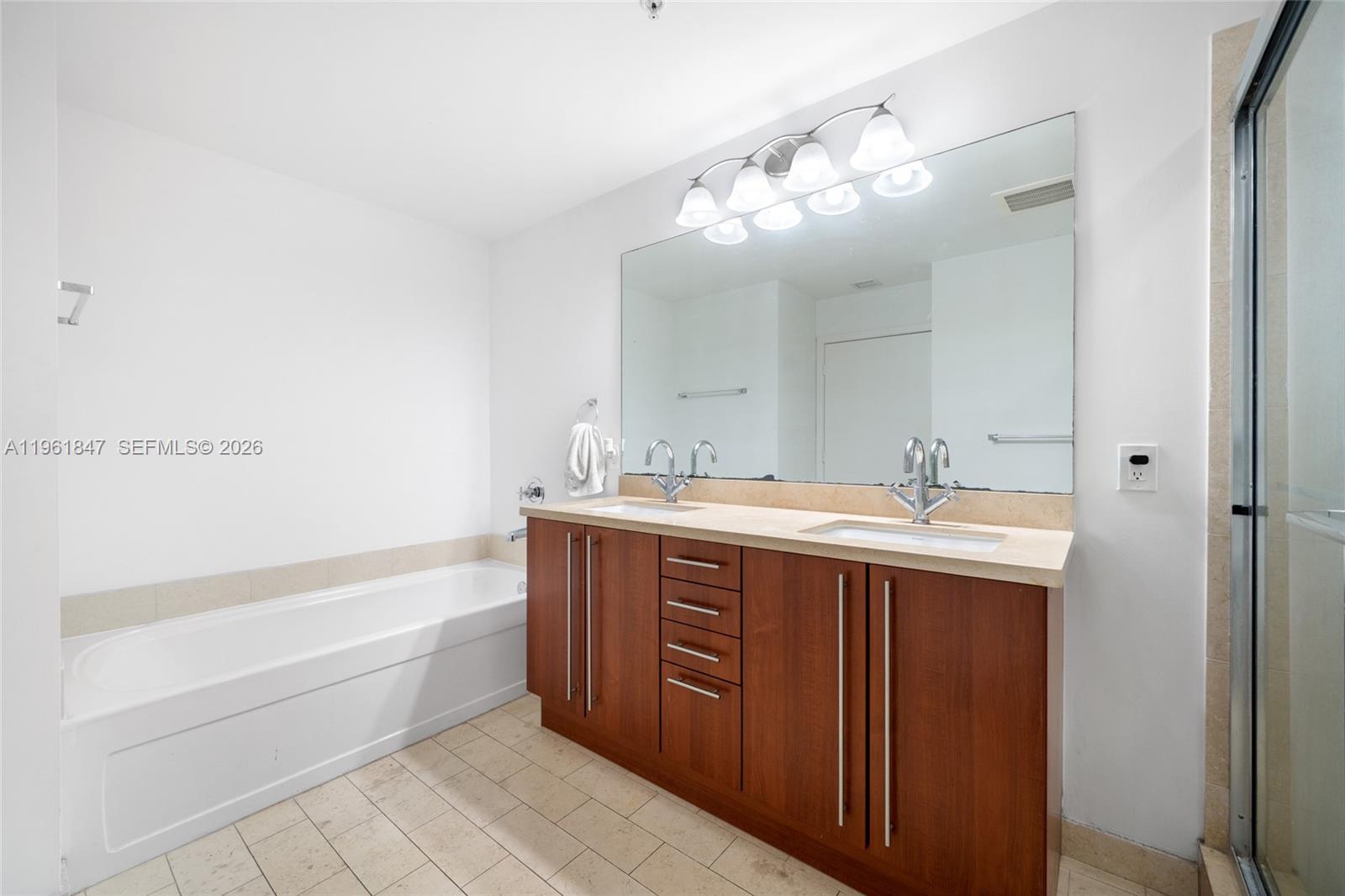 image Axis on Brickell North15